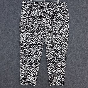 89th+Madison Capri Pants PXL Black & White Leopard Print Edgy Chic